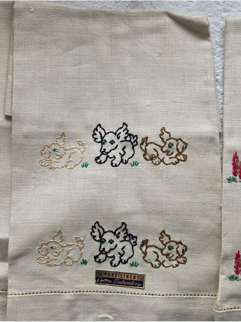 New Vtg Set Of 3 Linen Embroidered Tea/ Hand towels - Picture 7 of 7